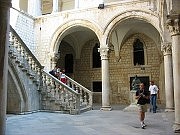 Dubrovnik - Palazzo del Rettore cortile